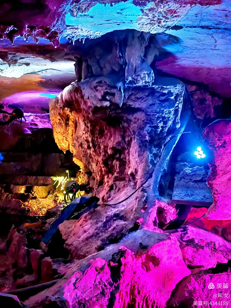 走进广西贺州紫云洞